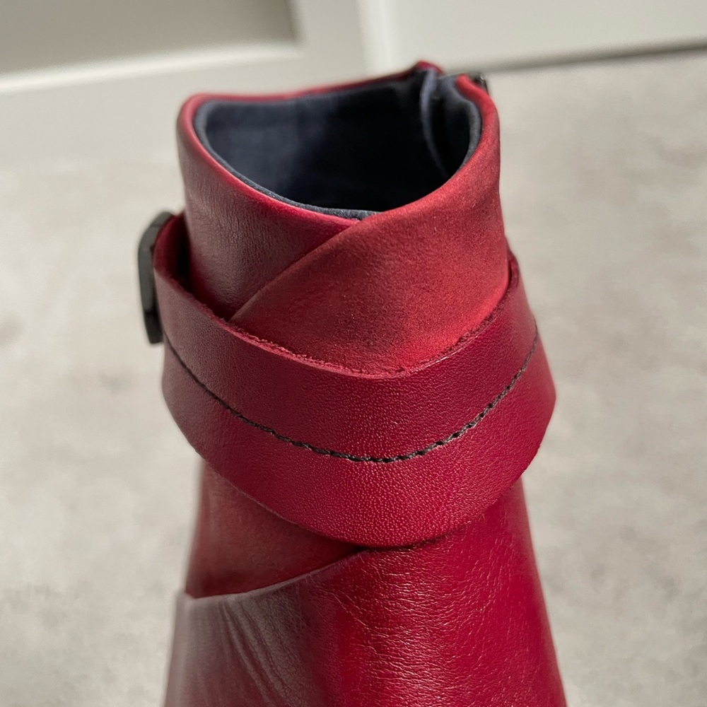 Dorking ankle boots in colour red new with tags in size 37 EU (6.5 US) - Picture 10 of 10